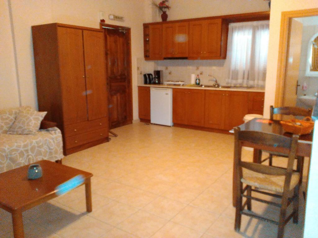 Maridatis Apartments Palekastro Exterior photo